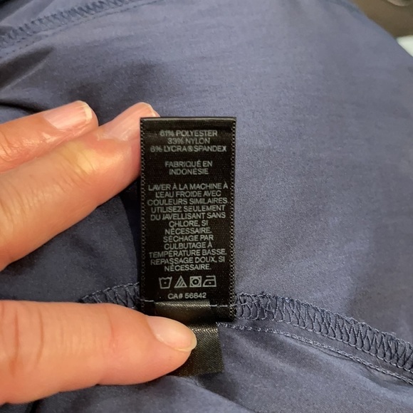 R:  EXPRESS Shirt Women Medium Elite Stretch Button Down Blue Shirt - Picture 7 of 7